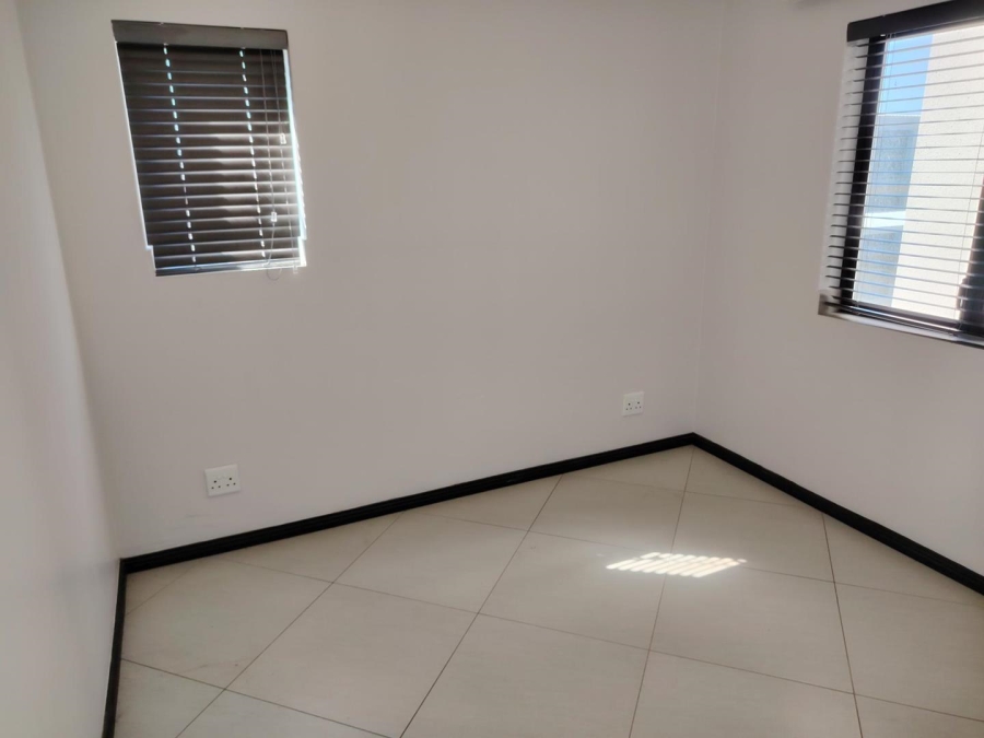 To Let 1 Bedroom Property for Rent in Buhrein Western Cape